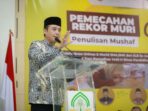 84 Ribu Siswa dan Mahasiswa Pecahkan Rekor MURI dengan Menulis Mushaf Al-Qur'an di Bandung