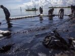 Pencemaran Minyak Hitam di Bintan Resahkan Wisatawan dan Nelayan